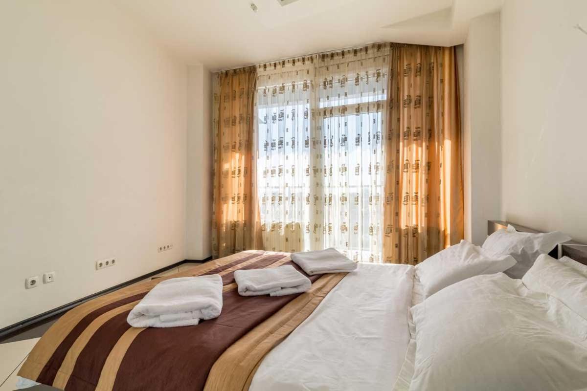 Cozy Apartment In Most City Center Dnipro Exteriör bild